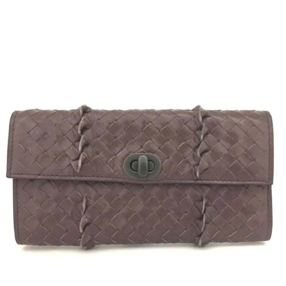 Bottega Veneta Intrecciato Lambskin Turnlock Bifold Long Wallet. Watch Video!